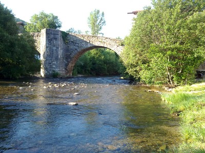 Middeleeuwse brug in Zubiri