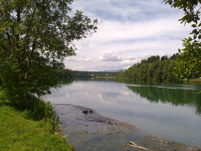 De Alte Bernerweg fietsroute voert vlak langs de Aare