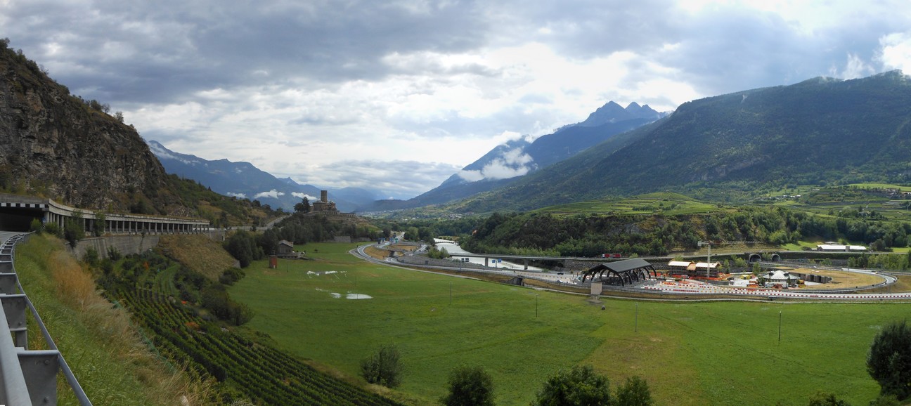 Het tolstation van de snelweg naar de Mont Blanctunnel