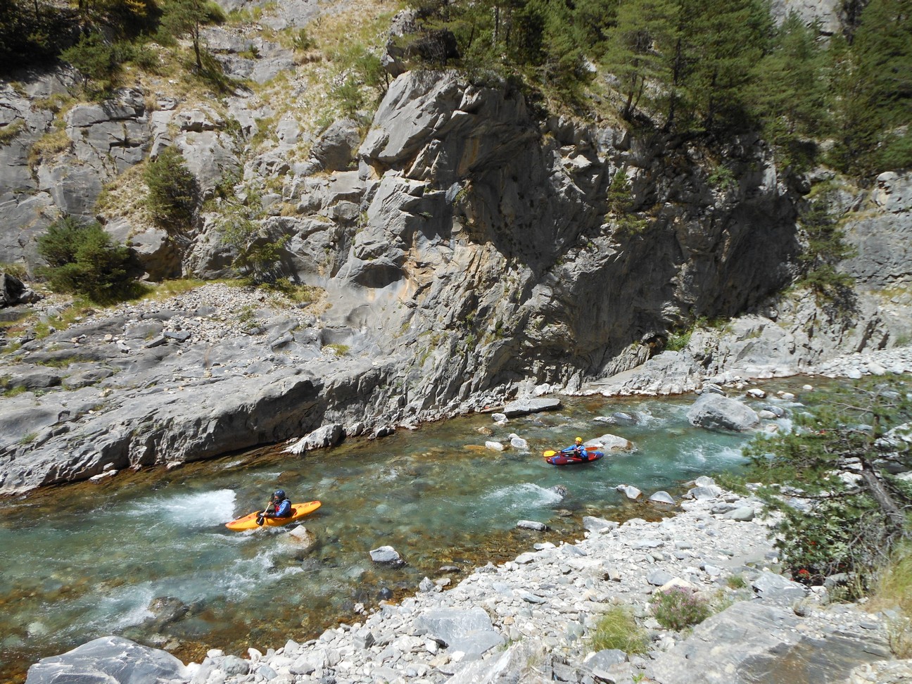 Wild water kano&euml;n in de Rivi&egrave;re