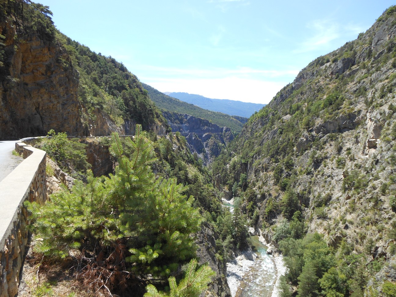 Het ravijn wordt steeds dieper