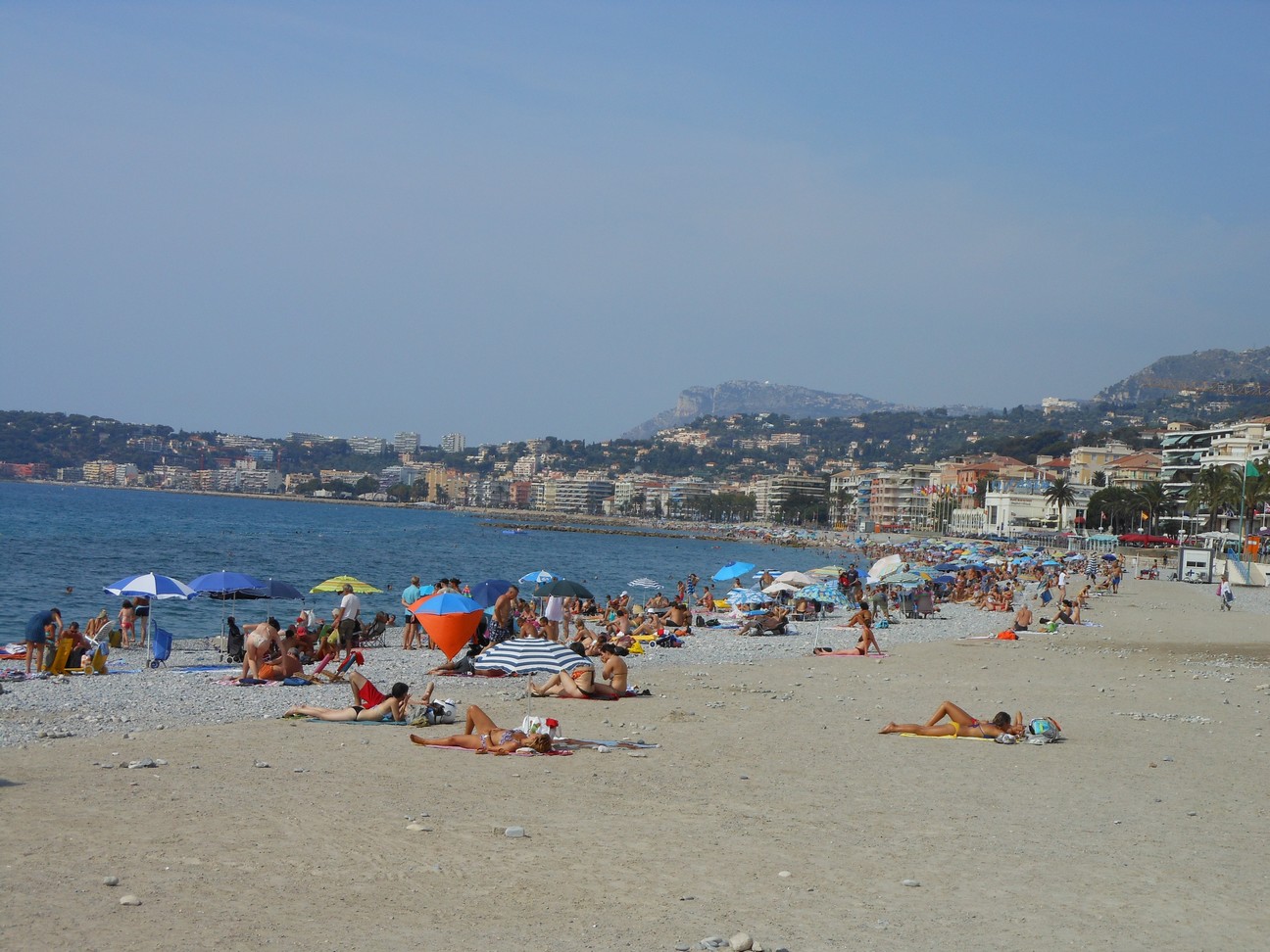 Het strand in Menton