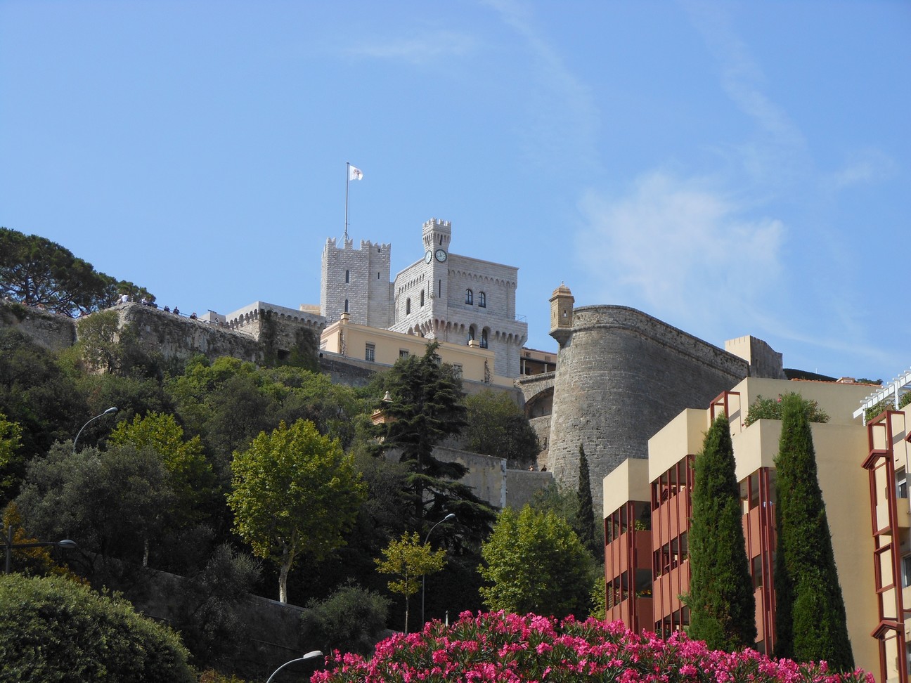 Het paleisgebied is verboden voor alle verkeer ook fietsen