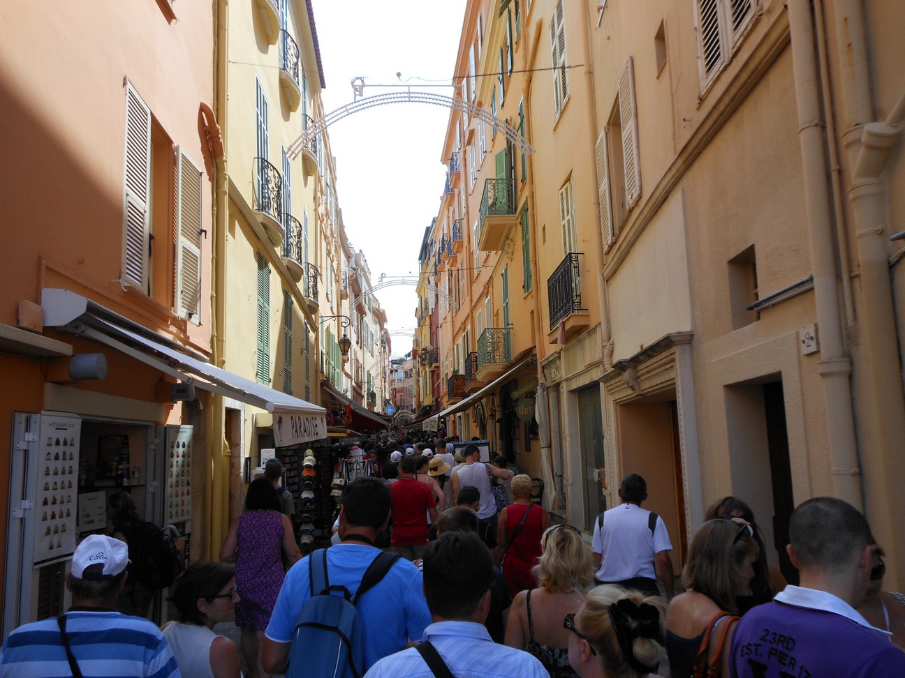 Straatje met pizzeria