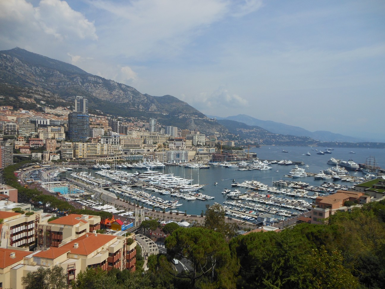Uitzicht over de haven van Monaco