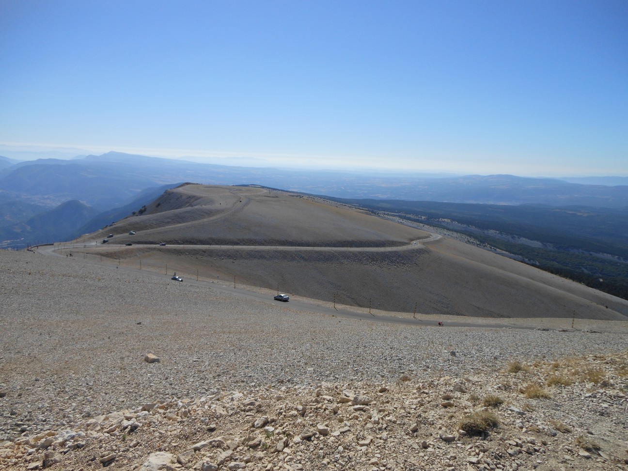 Nog &eacute;&eacute;n keer de kale kam van de Mont Ventoux